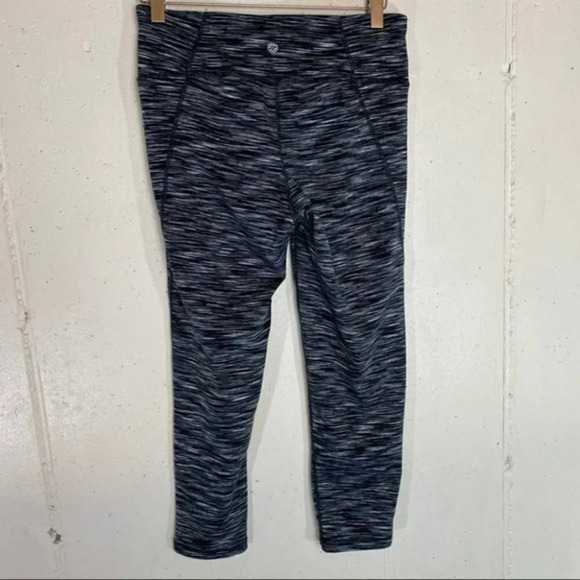 Tangerine S black/white print leggings capris - Picture 3 of 5